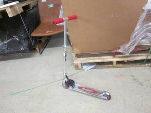 Razor Scooter open pkg...