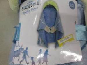 Frozen II Hooded Throw...