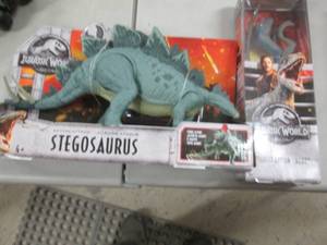 2 Jurassic World Dinosaurs...