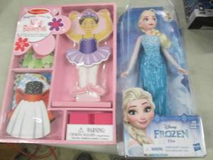 Elsa, Melissa & Doug Magnetic Dress...