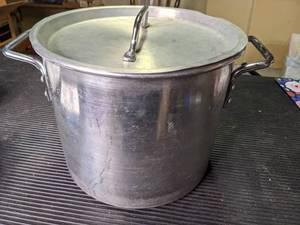 lot 155 image: Large Aluminum Stock Pot