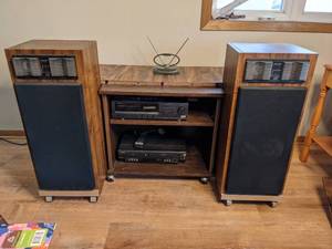 lot 55 image: Lot of Stereo Equipment and Rolling Shelf