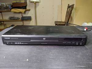 lot 118 image: Toshiba DVD Video Player SD-1800
