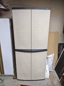 lot 128 image: Heavy Plastic Garage Storage Cabinet
