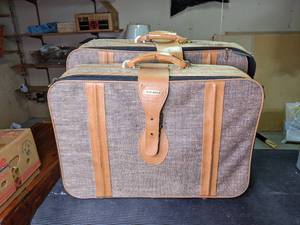 lot 137 image: Pair of Fifth Avenue Tweed Suitcases