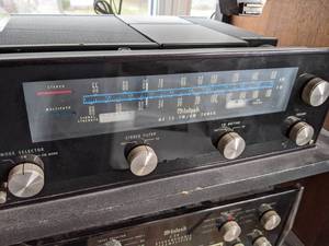 lot 4 image: McIntosh MR73 AMFM Tuner