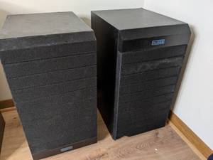 lot 14 image: Pair of Zenith CV400 Speakers