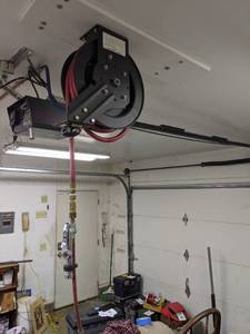 lot 276 image: Retractable Compressor Hose Reel