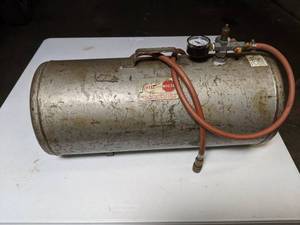 lot 176 image: Vintage Portable Air Compressor Tank