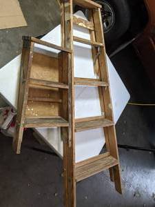 lot 199 image: Two Wood Stepladders
