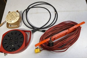 lot 211 image: Lot of Extension Cords