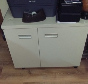 lot 292 image: Metal Rolling Office Cabinet