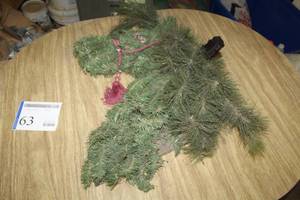 lot 63 image: Horse Christmas Wreath