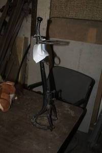 lot 65 image: Horseshoe Boot Remover 26