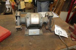lot 104 image: Buffalo Bench Grinder 6 B6CB