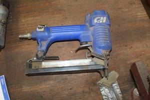 lot 109 image: Campbell-Hausfeld Pneumatic Crown Stapler