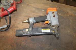 lot 116 image: Paslode Pneumatic Stapler 320050 S16