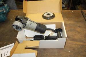 lot 117 image: Porter-Cable Random Orbit Sander 5 7335 (new in box)