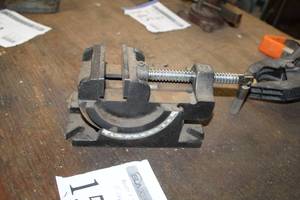 lot 150 image: Bench Vise 3
