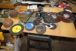 lot 225 image: Cut-Off Discs 4-9, Wire Brush Wheels