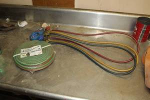 lot 217 image: Anchor Brand Twin Welding Hose 14 x 25 B&B, Welding Hoses with Gauges