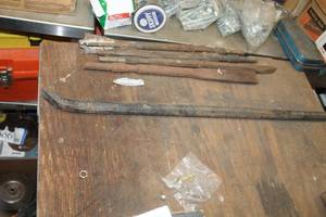lot 220 image: Pry Bar, Jackhammer Bits (x4)