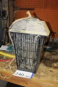 lot 240 image: Stinger Bug Zapper