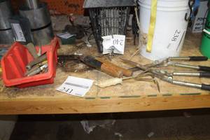 lot 241 image: Garden Hand Tools - Trimmers, Claw, Hose End Sprayer Nozzles