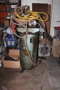 lot 11 image: CPMC Champion Quality Floor Standing Air Compressor U-14