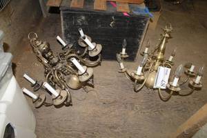 lot 87 image: Lot of (2) Vintage Chandeliers 8-Lamp