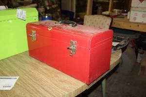 lot 99 image: Metal Tool Box with Tool Caddy