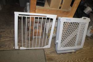 lot 73 image: Lot of (2) Childrens Safety Gates