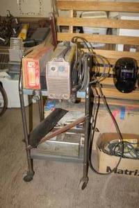lot 12 image: Esab Miniarc 90i Welder, Welder Masks (x2)