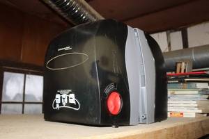 lot 280 image: Lot of (2) Kimberly-Clark Professional Wall-Mount Paper Towels Dispensers