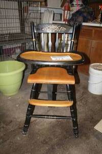 lot 272 image: Vintage Wooden Childrens High Chair