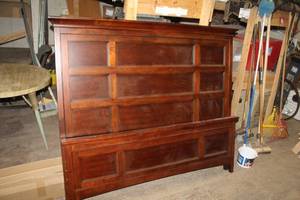 lot 285 image: Bedroom Set Size Queen