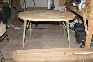 lot 286 image: Dining Table