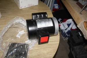 lot 301 image: Ironhorse General Purpose Industrial Motor 34hp (new in box)