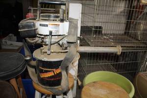 lot 305 image: London Foggers Turbo Hand Fogger