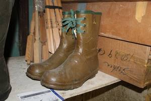 lot 326 image: Northerner Rubber Work Boots Size 12 (new)