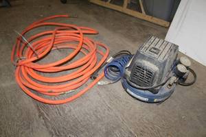 lot 325 image: Campbell-Hausfeld Portable Air Compressor, Extra Air Hose