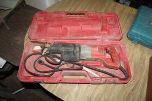 lot 310 image: Milwaukee Heavy Duty Sawzall, Case