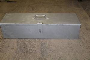 lot 324 image: Metal Tool Box