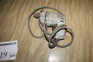 lot 319 image: Black & Decker Drill