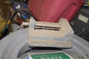 lot 322 image: Clamp