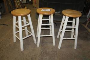 lot 334 image: Lot of (3) Wood Bar Stools