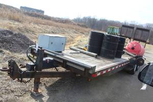 lot 1 image: 1996 Top Commercial Dual-Axle Trailer with Wood Bed 24