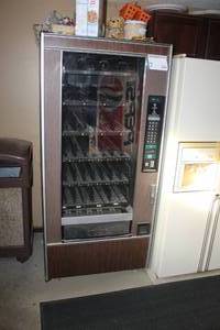 lot 7 image: National Vendors Commercial Vending Machine