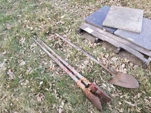 lot 381 image: Post Hole Digger, Spade, Wire Rope Sling Eye-Eye 12, Wire Rope Sling Eye-Eye 4 (x3)
