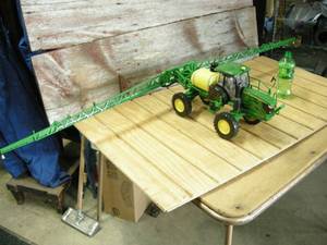 lot 34 image: Ertl John Deere R4023 Sprayer